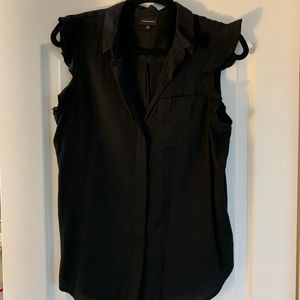 Flutter sleeve linen blouse